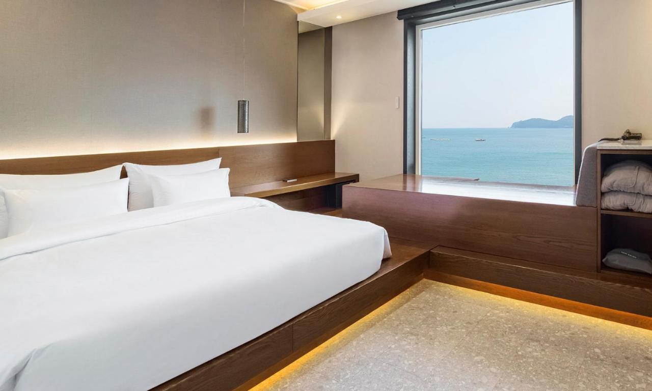 Stubborn Hotel Geoje Exteriör bild