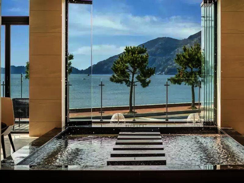 Stubborn Hotel Geoje Exteriör bild